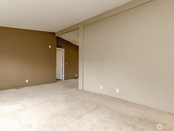 4th image of 15308 122nd Avenue Ct E