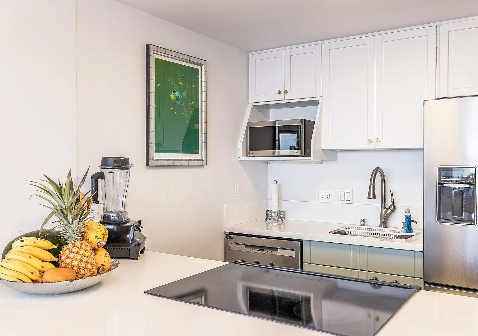 Beachfront - Furnished — Photo 4