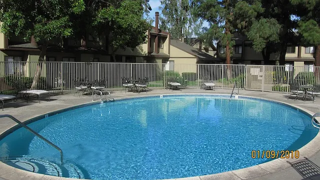 2 bed, 936 sqft, $1,900 — Photo 3