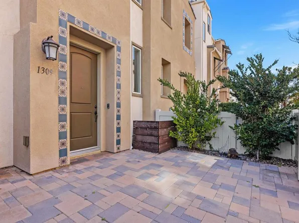 1309 Via Lucero, Oceanside, CA 92056