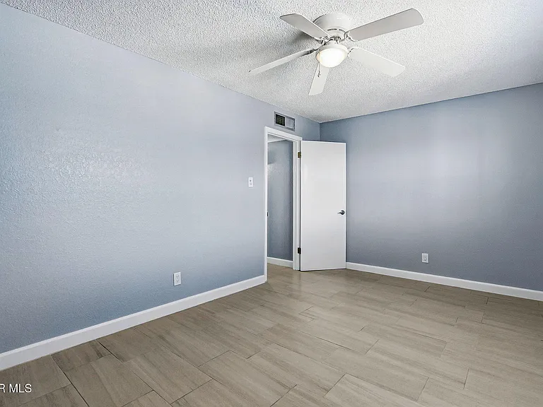 6141 Sierra Valle Ln — Photo 29