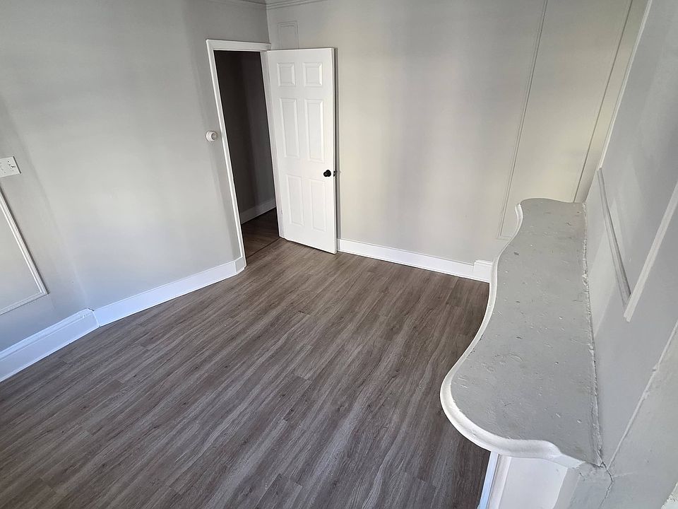 1st image of 89 Belgrove Dr #3CA