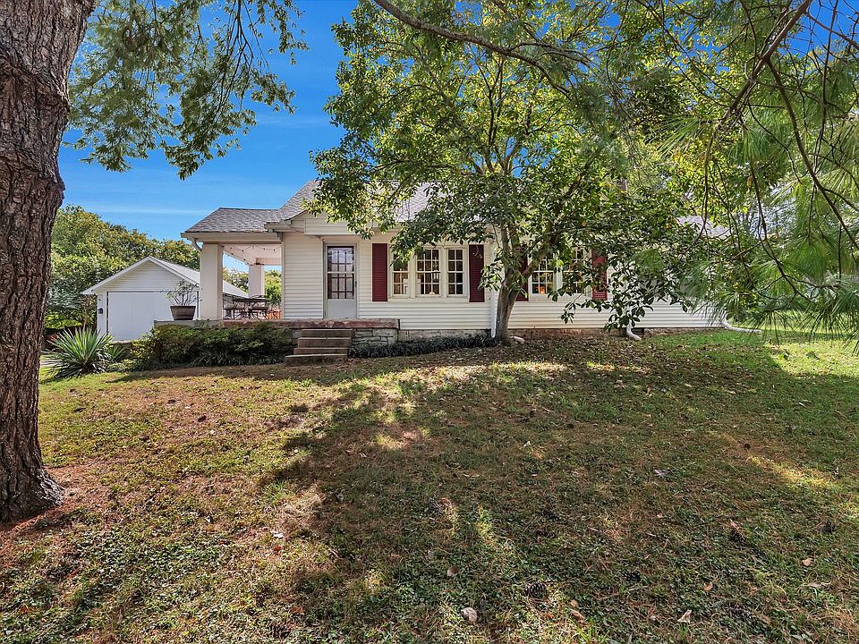 1st image of 1418 Riverwood Dr