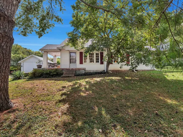 1418 Riverwood Dr, Nashville, TN 37216