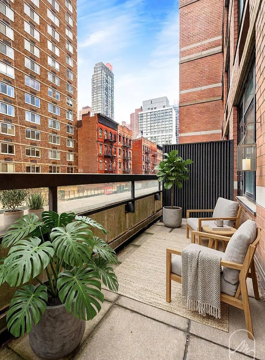 345 East 94th Street — Photo 1