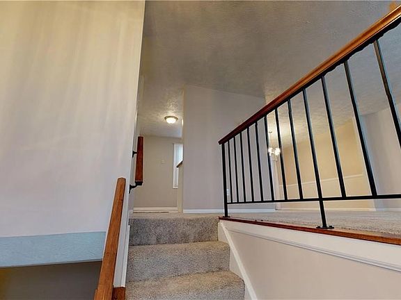2nd image of 1822 Woodland Trce