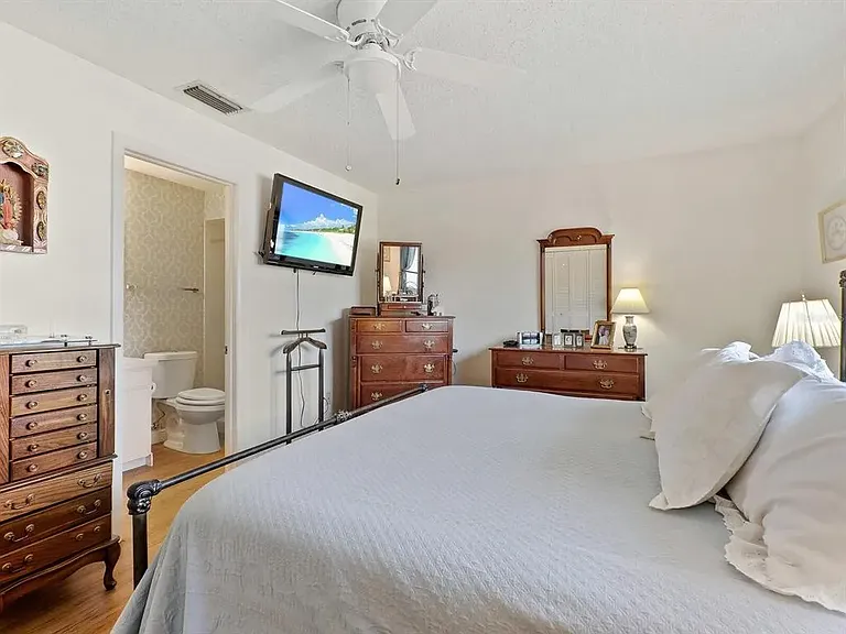 1624 Whitehead Dr #320 — Photo 6