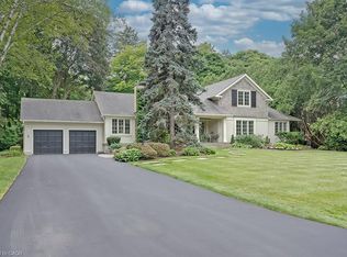 7 Colonial Cres, Oakville, ON L6J 4K8