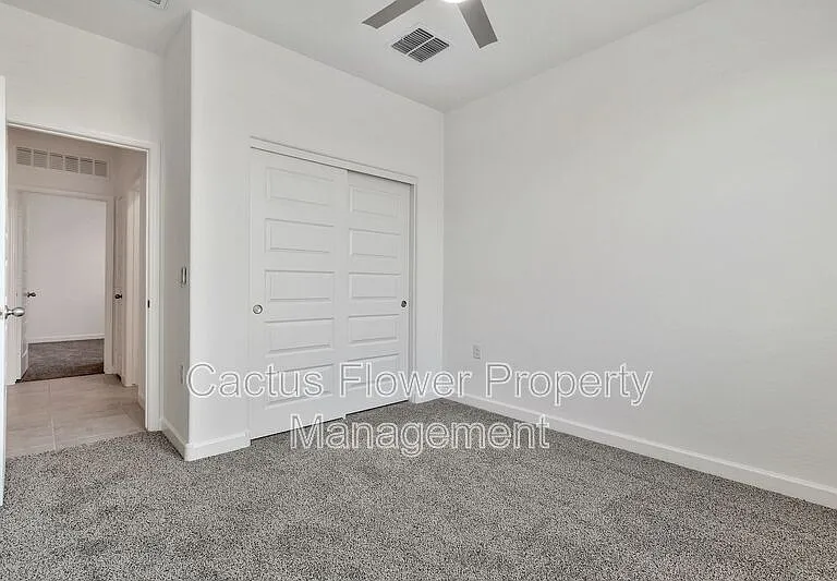 1718 W Sombra Ave — Photo 29