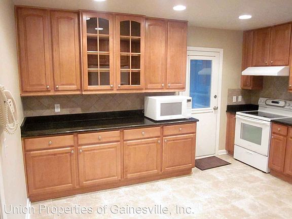 2nd image of 1008 NW 36th Dr