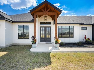 452 Farmstead, Seguin, TX 78155