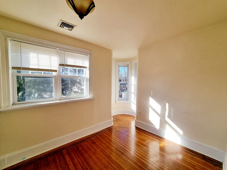 7845 Montgomery Ave #7 — Photo 28