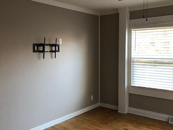 2nd image of 1842 Oakland Dr #1