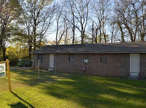 3rd image of 104 Garden St #106