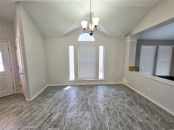 5th image of 7521 Fort Griffen Dr