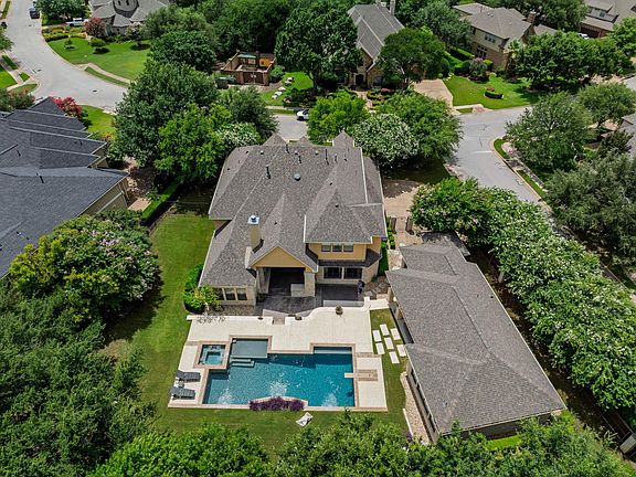 2nd image of 1005 Lakewood Hills Ter