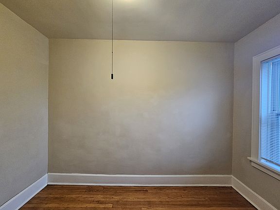 5th image of 2510 Harney St #35