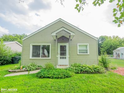 2100 Collins Ave, Shelby Township, MI, 48317