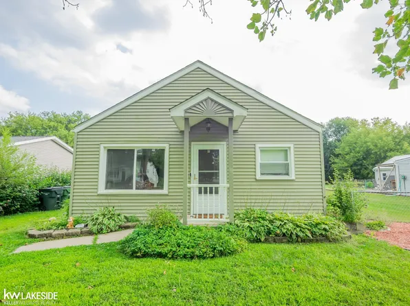2100 Collins Ave, Shelby Township, MI 48317