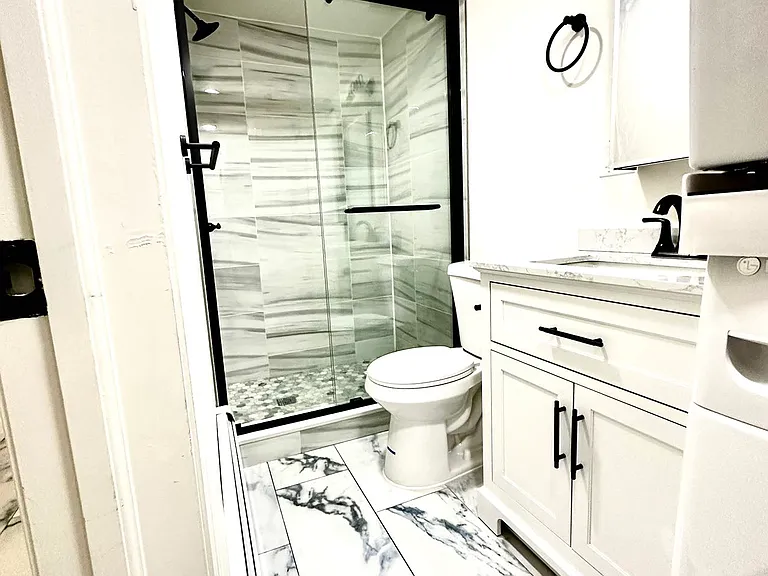290 Davis Ave — Photo 6