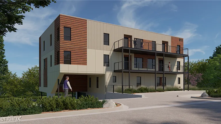 911 S Main St #201 — Photo 1