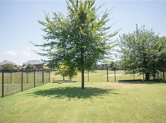 4th image of 10106 Links Fairway Dr