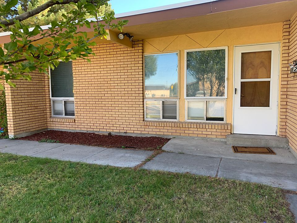 896 Apartment Drive Apt. 2, front door
On the main level_no one above or below you