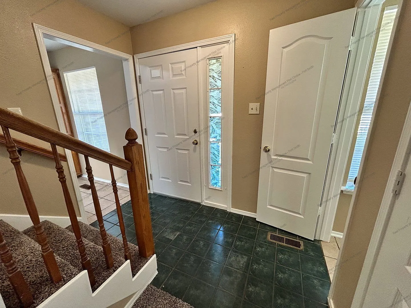 3 bed, 2.5 bath, 1685 sqft, $1,350 — Photo 3
