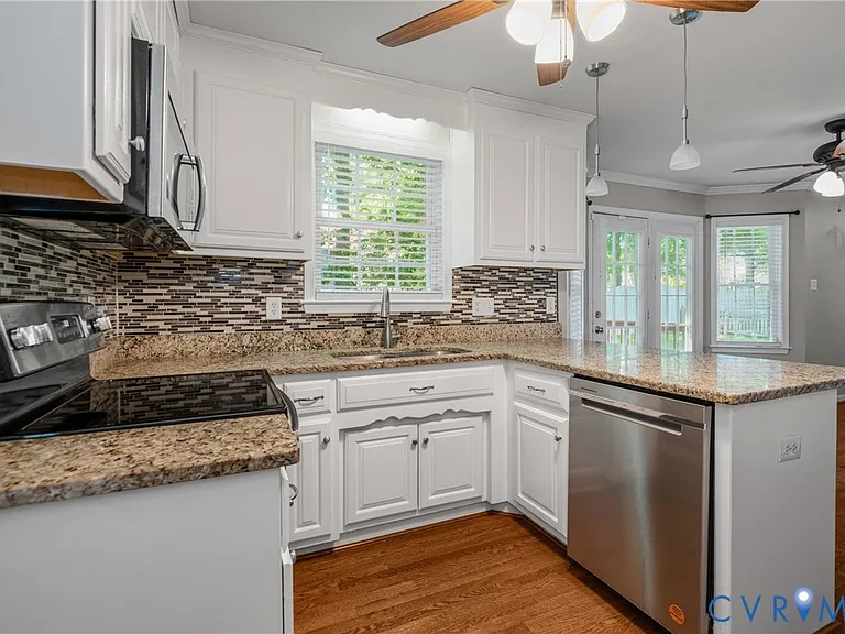 3924 Liberty Point Dr — Photo 14