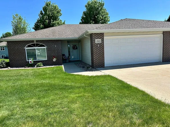 1305 Laurel Ln, Brookings, SD 57006