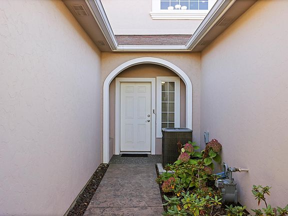 3rd image of 9604 Vincenzo Dr