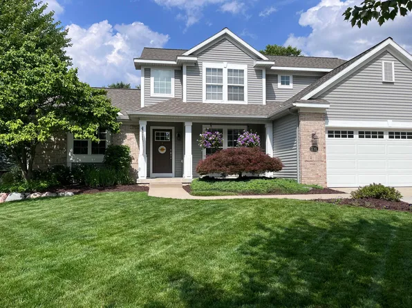 720 Maple Hill Ct SE, Ada, MI 49301