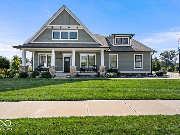 2nd image of 15297 Maple Ridge Dr