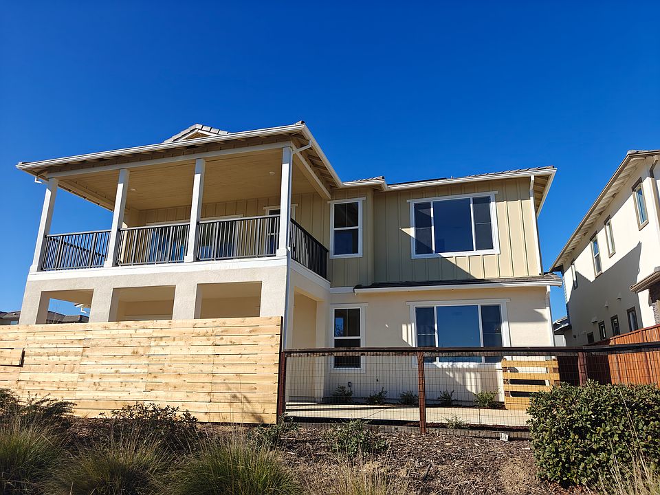 It's a top unit with views of park, journey cafe & more.