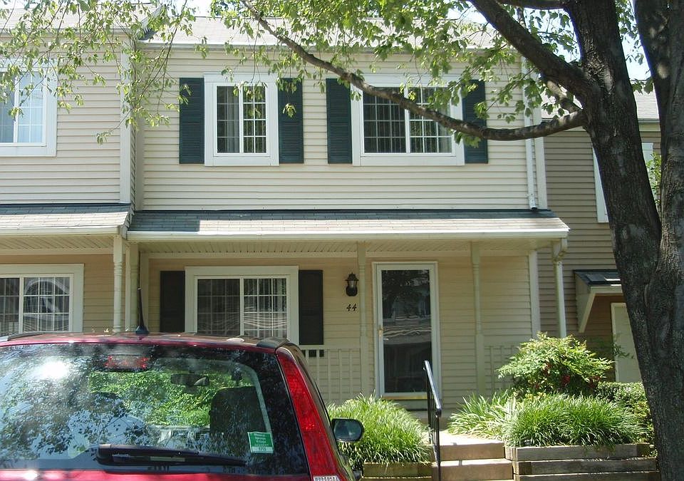 1st image of 44 Stoney Point Ct