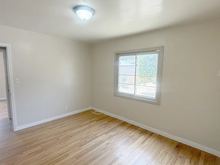 6243 Blucher Ave — Photo 17