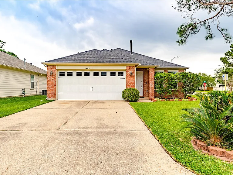 7602 Little Thicket Ct — Photo 1