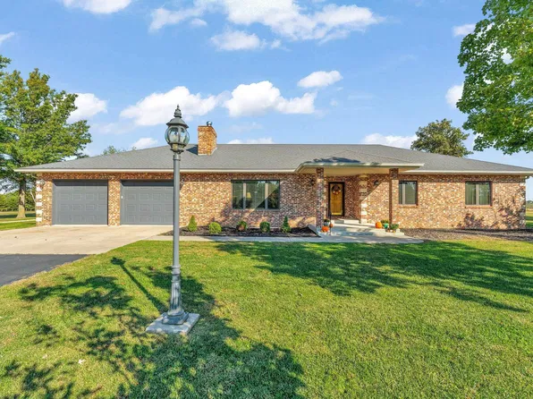8200 SW 37th St, Topeka, KS 66614