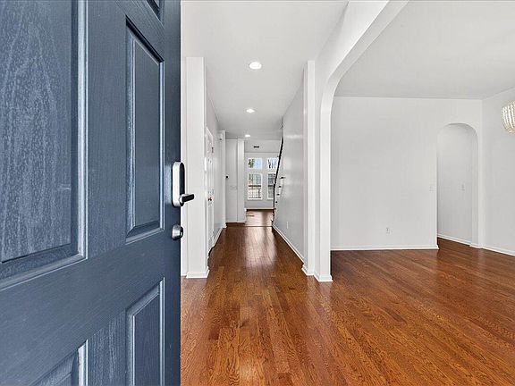 2nd image of 317 Whispering Cypress Dr