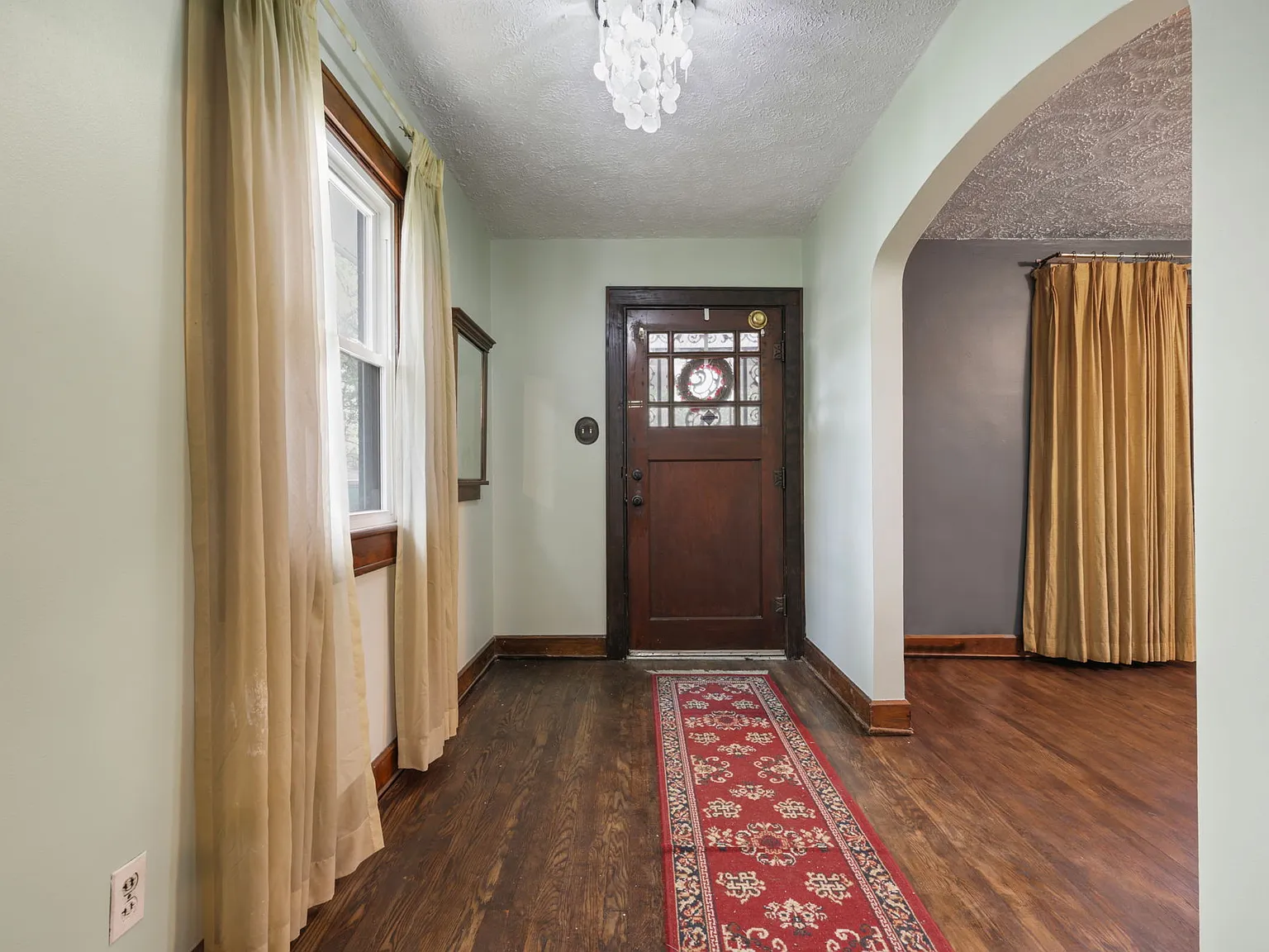 3 bed, 2288 sqft, $2,000 — Photo 3