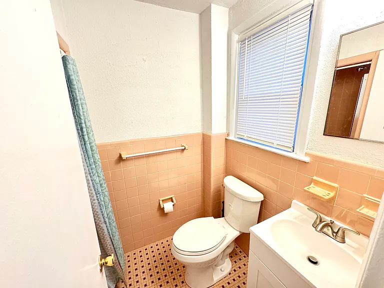 8560 Castor Ave — Photo 8