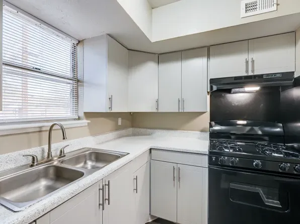 Vista Verde, 2901 Live Oak Dr APT 209, Mesquite, TX 75150