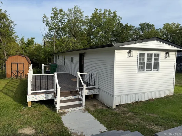 2 Walnut Park Lot 1 Lane, Milton, NY 12547
