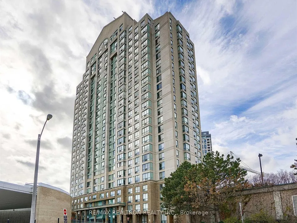 101 Subway Cres #814