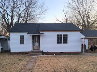 709 W South Ave, Vinita, OK 74301