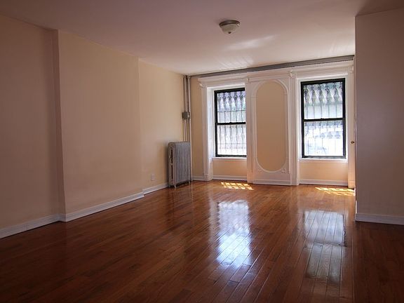 4th image of 461 Hancock St APT 1G