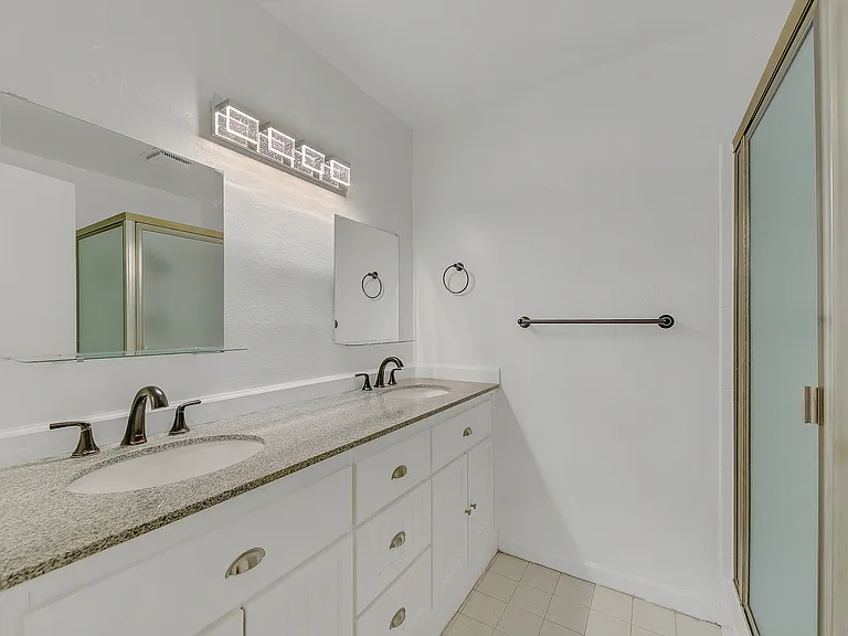 1126 Fairview Ave #104 — Photo 4