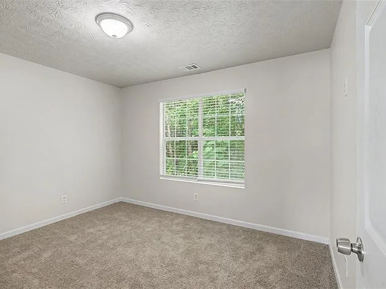 488 Barclay Ct — Photo 7