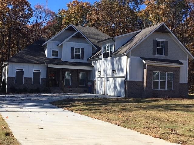 1st image of 7381 Blackstone Dr #20