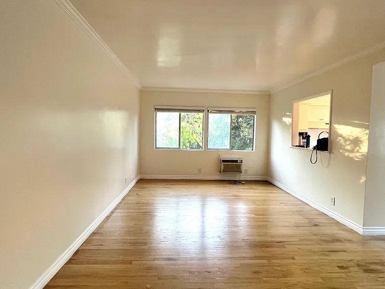 5115 Coldwater Canyon Ave #4 — Photo 9
